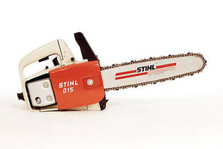 1974: STIHL 015 hobby chainsaw