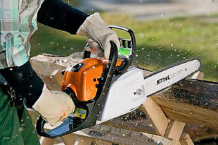 2008: MS 211 C-BE chainsaw – the new entry-level class